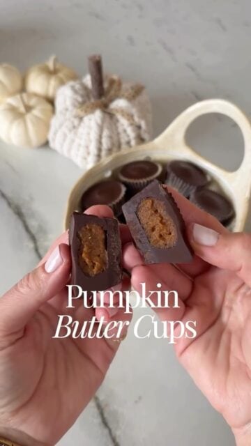 If pumpkin pie had a baby with Reese’s, you’d get these mini pumpkin butter cups 🎃🍫 They’re my cozy fall take on the classic — pumpkin spice, creamy nut butter, and a dark chocolate shell, made with real ingredients instead of refined sugar and mystery fillers👏🏻 The entire family is obsessed, and I love that they’re simple enough to pull together without a big production. Perfect cozy fall healthy treat🍂

Comment “RECIPE” and I’ll send you the details👩🏻‍🍳🎃

#pumpkinbuttercups #fallrecipes  #pumpkinspiceseason