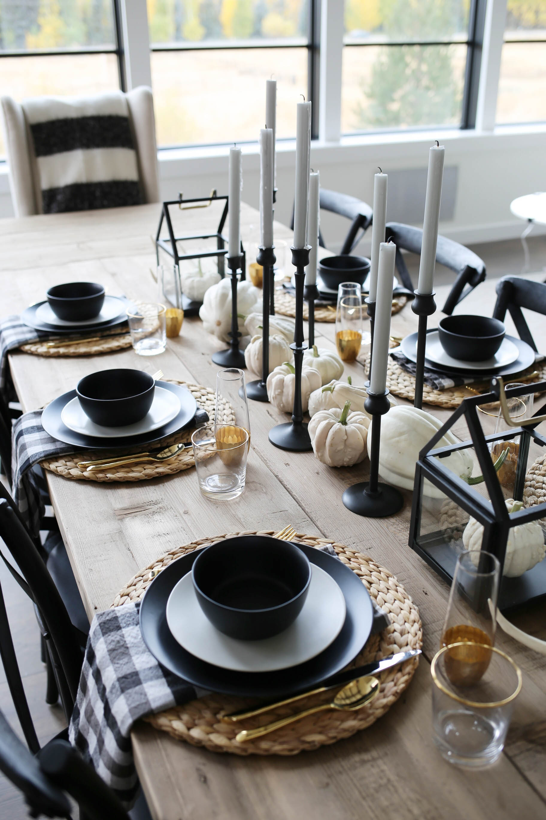 modern farmhouse tablescape