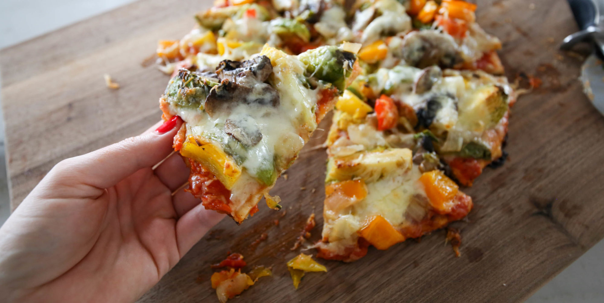 veggie cauliflower crust pizza