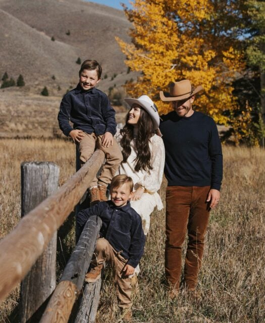 My whole world captured in our backyard🫶🏻🍂⛰️Loooooove how the fam pics turned out this year thanks to @amandacheriephoto 📷 I’ll cherish these moments forever and love to see how much the boys change from year-to-year🤎🤎

#familyphotos #fallfamilyphotos #fallfamilypictures