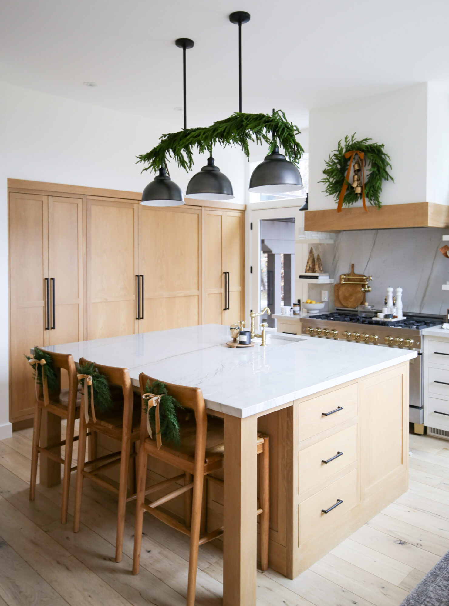 modern country christmas kitchen decor