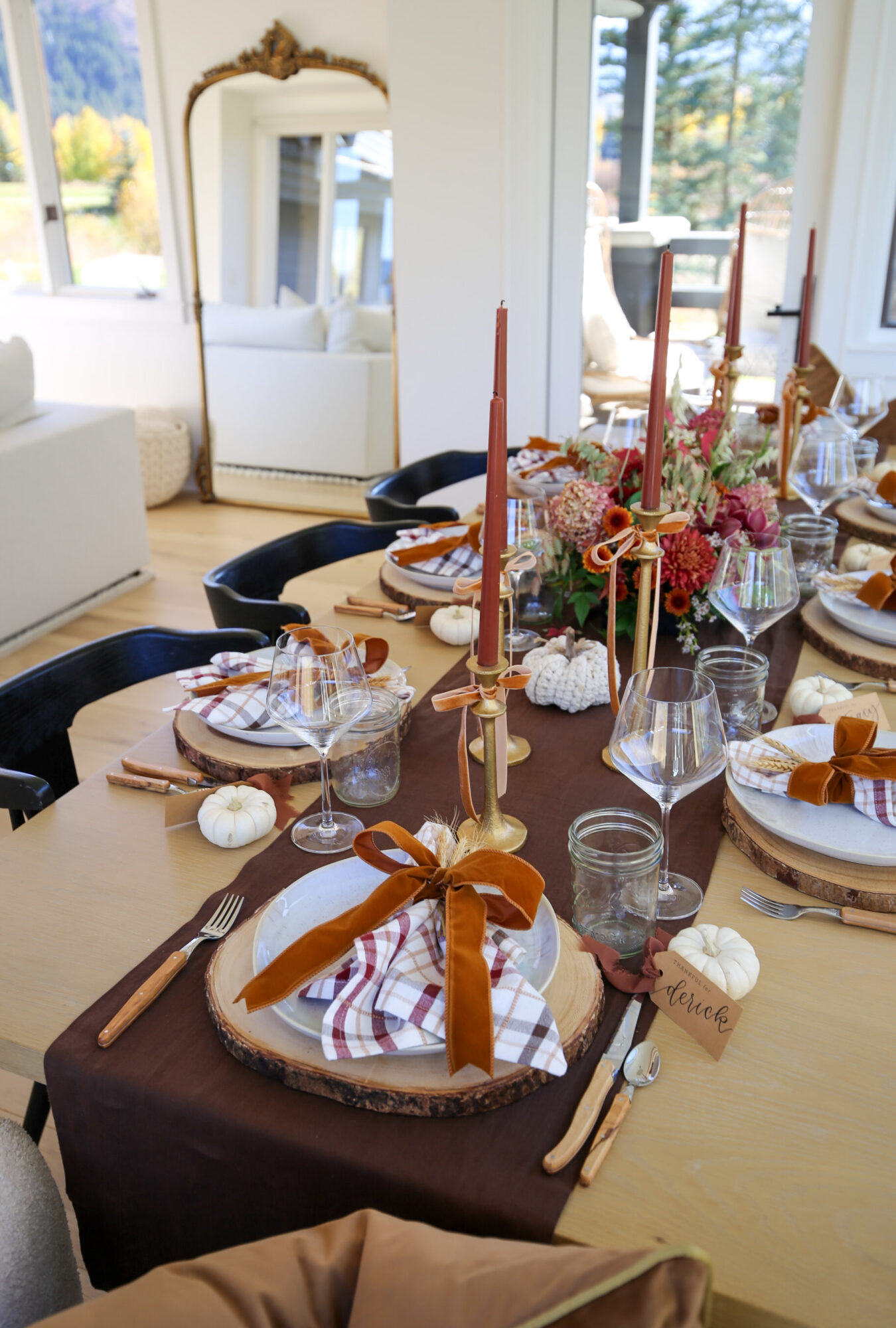 brown and bow thanksgiving table
