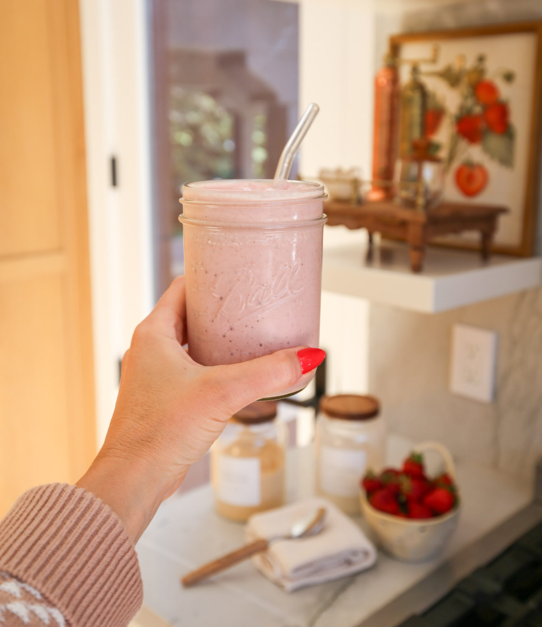 strawberry collagen protein smoothie
