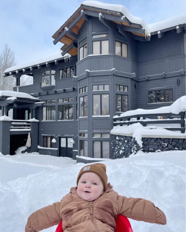 W I N T E R \ Idaho snow days❄️❄️❄️

The past few weeks we went from NO snow to 30 inches! The entire fam is pretty stoked about it! Photo dump of this past weekend’s sledding adventures👉🏻 swipe right!! More of this happening today!🤩 #letherrip (name that movie😜)

House color: @sherwinwilliams “Iron Ore”🖤🖤

#idahome #snowday #winter #sunvalleyidaho #baby #homeexterior #babyboy