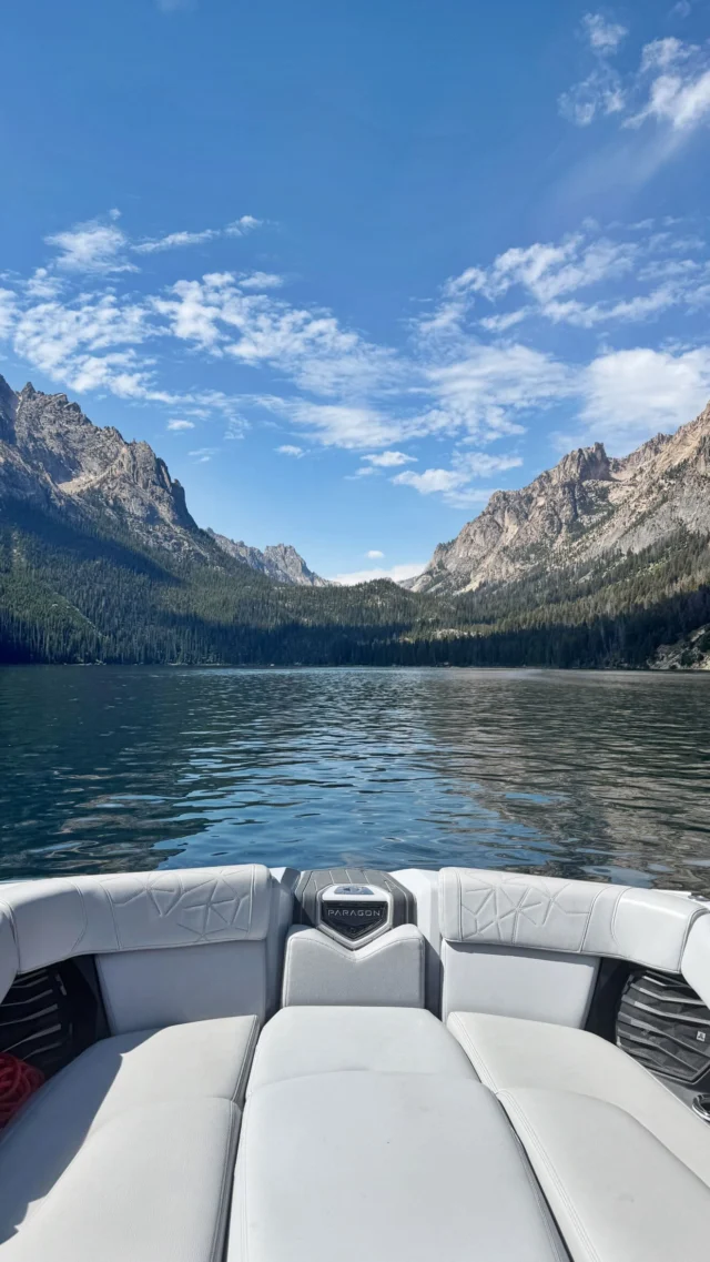 Mentally I’m here🚤⛰️☀️ Anyone else counting down the days until summer?! Cranking country tunes and soaking up that mountain sunshine while boating on the lake! These are the simple joys that fill me up✨ Excited for another beautiful summer! And NO this is not AI😝 It’s the real deal up here in Idaho⛰️

#SummerFeels #MountainLife #summercountdown