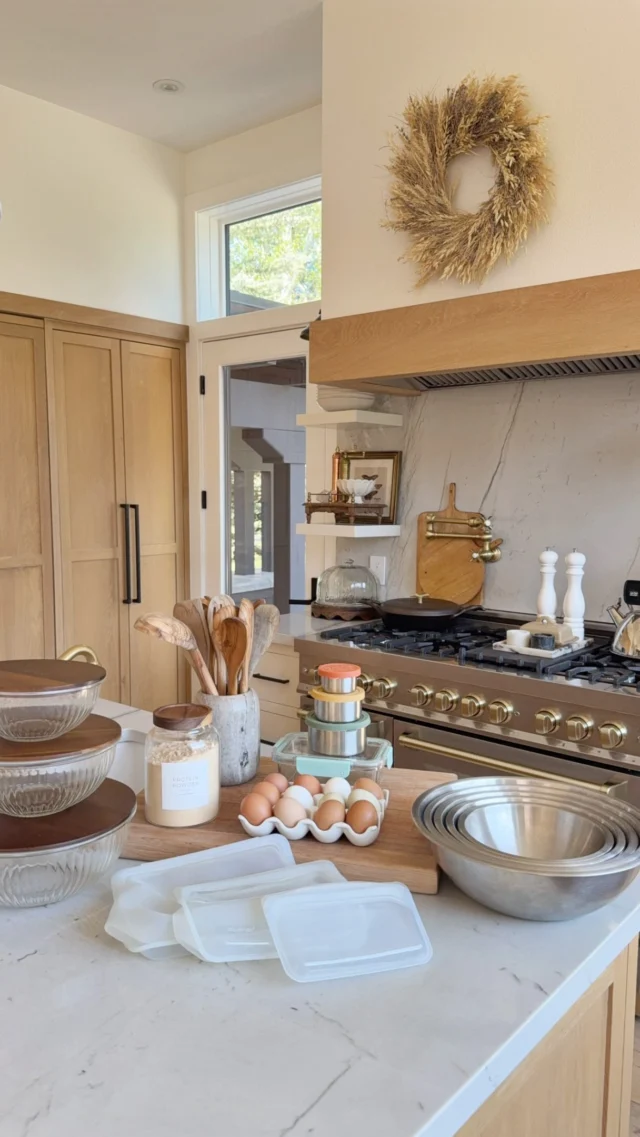 Non-toxic kitchen swaps that actually make a difference👩🏻‍🍳 Tired of plastic leaching into your food? It’s time to upgrade!👏🏻
From wooden cutting boards and utensils to glass + stainless steel storage, ceramic egg holders, and reusable silicone bags — these beautiful, durable swaps are healthier for your family and better for the planet. Small changes = big impact on your health and home!!

Comment “KITCHEN” to get details sent to your DMs👩🏻‍🍳

#NonToxicKitchen #healthyhomes #ditchtheplastic