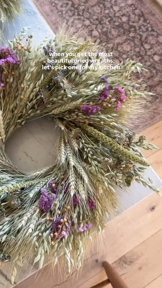 Swapping in fresh dried wreaths for spring and summer 🌾🌸
There’s something so satisfying about refreshing the house with natural, low-tox pieces that actually last. No plastic, no off-gassing, just beautiful dried florals and grasses that bring the outdoors in without the toxins!!
Kitchen is always first on my list — it’s where we spend the most time. Selecting the larger, more colorful option for this space!💁🏻‍♀️What do you think?

Comment “HOME” to get the details sent to your DMs🌾🌸

#LowToxLiving #NaturalHomeDecor #DriedWreaths