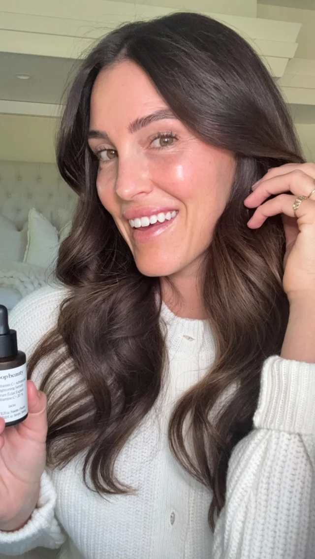 My skin has genuinely never looked brighter!✨I’ve been obsessed with the new @goopbeauty Vitamin C+ Brightening Serum for the past few weeks and the results are seriously unreal👏🏻

What sets this apart is the genius two-part system — you mix the pure Vitamin C powder fresh at home so it stays maximally potent (unlike most serums that lose power before you even open them).
Instant glow + long-term brightness and radiance? Yes please! Packed with 20% pure L-ascorbic acid and soothing ectoin, it protects against free radicals from UV, pollution, blue light & stress without any irritation.

Clean, no fillers, no junk — just powerful, effective skincare I actually trust. If you’re looking for a clinically proven Vitamin C serum that delivers, this is it.

✨Comment “BEAUTY” to get the details sent to your DMs + 15% off all Goop Beauty with my code: SBK15✨ ✨

@goop
#goopPartner #goop #goopBeauty #CleanBeauty #VitaminCSerum