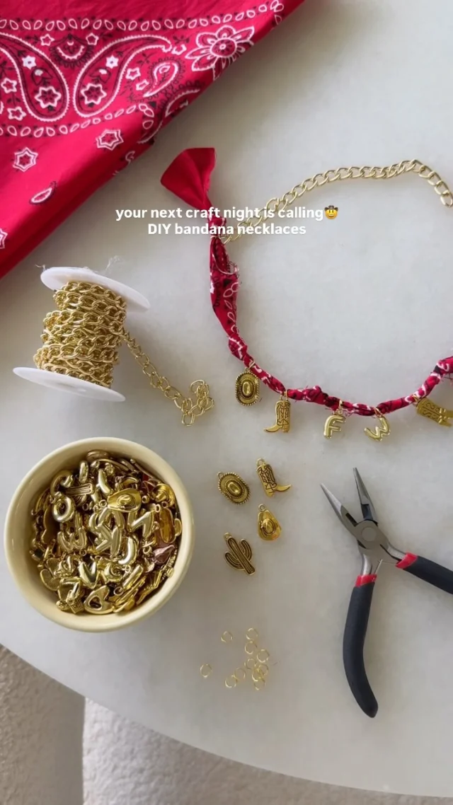 Your next craft night is calling📞🤠 DIY bandana necklaces!! These are SO easy and fun to make with your girls or kiddos👏🏻 Simply cut a bandana into strips, roll it up and tie knots, clamp on your favorite charms and add a chain & clasp to secure it on your neck🙆🏻‍♀️ Bing. Bang. Boom!!

Comment DIY and I’ll send the details to your DMs🤠 Everything I used is from Amazon🙌🏻

#DIY #DIYCrafts #HandmadeJewelry #girlsnight