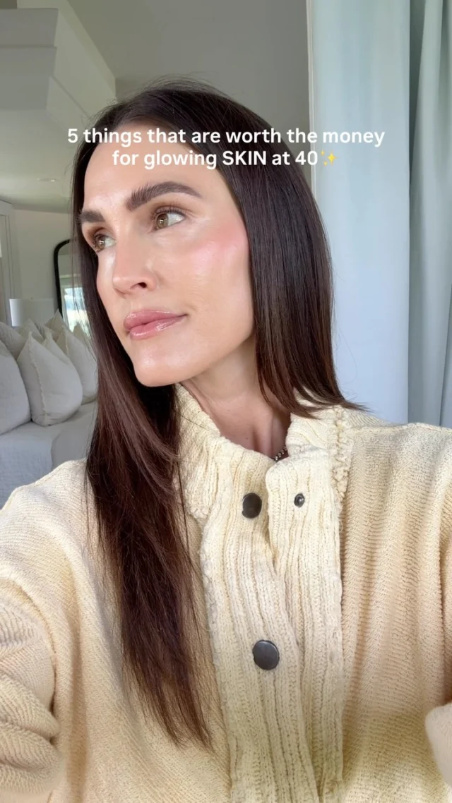 5 things that are worth the money for glowing SKIN at 40 ✨ I started taking care of my skin in my 30s so it would look good in my 40s. These are the five things that have been worth it and WHY👇🏻

1️⃣ Microneedling – I do it 2-3 times a year professionally and just got an at-home pen to try between sessions. This helps with overall texture and produces collagen! 
2️⃣ Mineral SPF serum – My daily must-have. Lightweight, no white cast, feels good under makeup. Prevention is key!
3️⃣ CO2 CoolPeel Laser – It was a game changer for texture and glow with a small amount of downtime (4 days). It also builds collagen over time. Loving my results!
4️⃣ Non-toxic Under Eye Patches – I wear them every single morning when I get up. Instantly depuffs, hydrates, and brightens. Clean formula I feel good using!
5️⃣ Dermaplaning – I do this once a month. It gets rid of dead skin and peach fuzz so everything absorbs better. Skin feels smooth and you get an instant glow!

These have been my skin confidence boosters🙌🏻 Started in my 30s, loving the results now in my 40s✨

✨Comment “SKIN” and I’ll send the details to your DMs✨

#SkincareOver40 #GlowySkin #cleanbeautythatworks