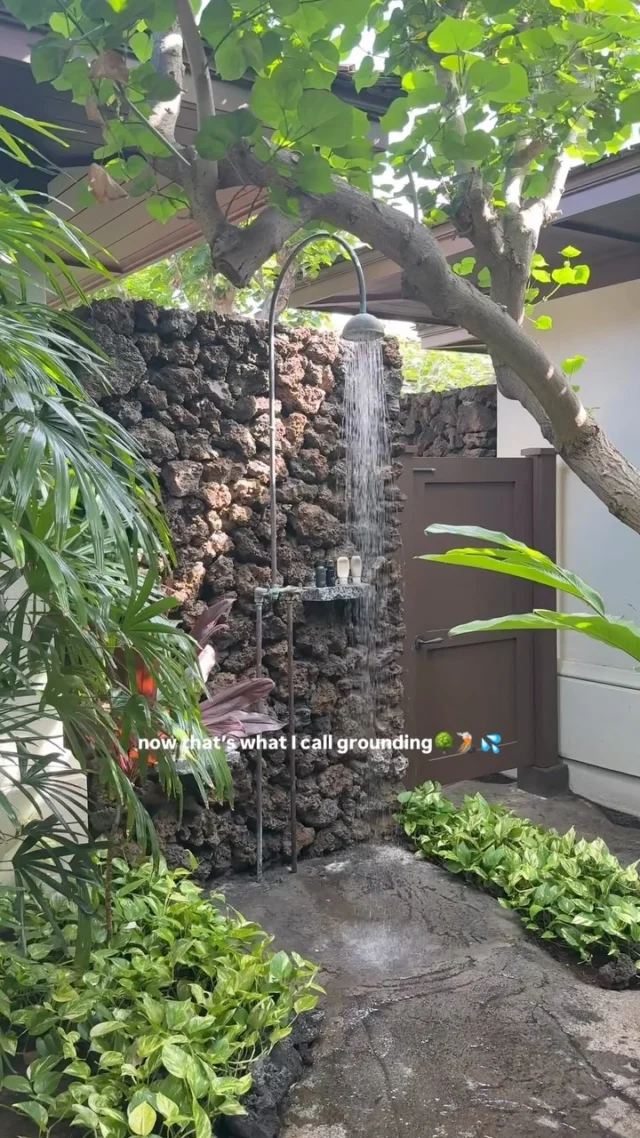 Now that’s what I call grounding🌳🌋💦 It doesn’t only need to be feet on the Earth. How about an outdoor shower surrounded by volcanic rock and trees✨ Hawaii, I love you!! Maybe my favorite part of this trip💁🏻‍♀️ Charging up my magnetic field🧲

What’s your favorite way to ground?! Would love to hear!

#grounding #groundingenergy #groundingtechniques