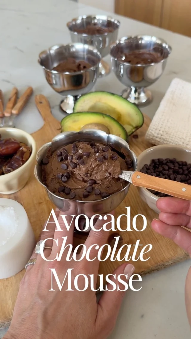 Avocado Chocolate Mousse recipe🥑🍫 One of my satisfying and healthy sweet treat options I go to when that craving hits!! Luke and the boys love this one too👏🏻 Packed with nourishing fats and natural sweetness!

Comment RECIPE and I’ll send you the details👩🏻‍🍳

#glutenfreedessert #lowtoxliving #healthysweets