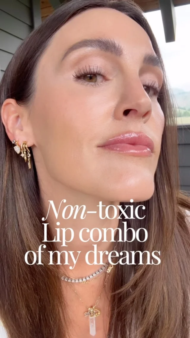 Comment “BEAUTY” and I’ll send you the details!!💄Non-toxic lip combo of my dreams💋 This perfect pair gives me a little color and gloss + it protects and repaired my lippies!! Both are clean so I feel good when I wear them every single day🙆🏻‍♀️

#cleanbeautyproducts #nontoxicbeautyproducts #nontoxicskincare