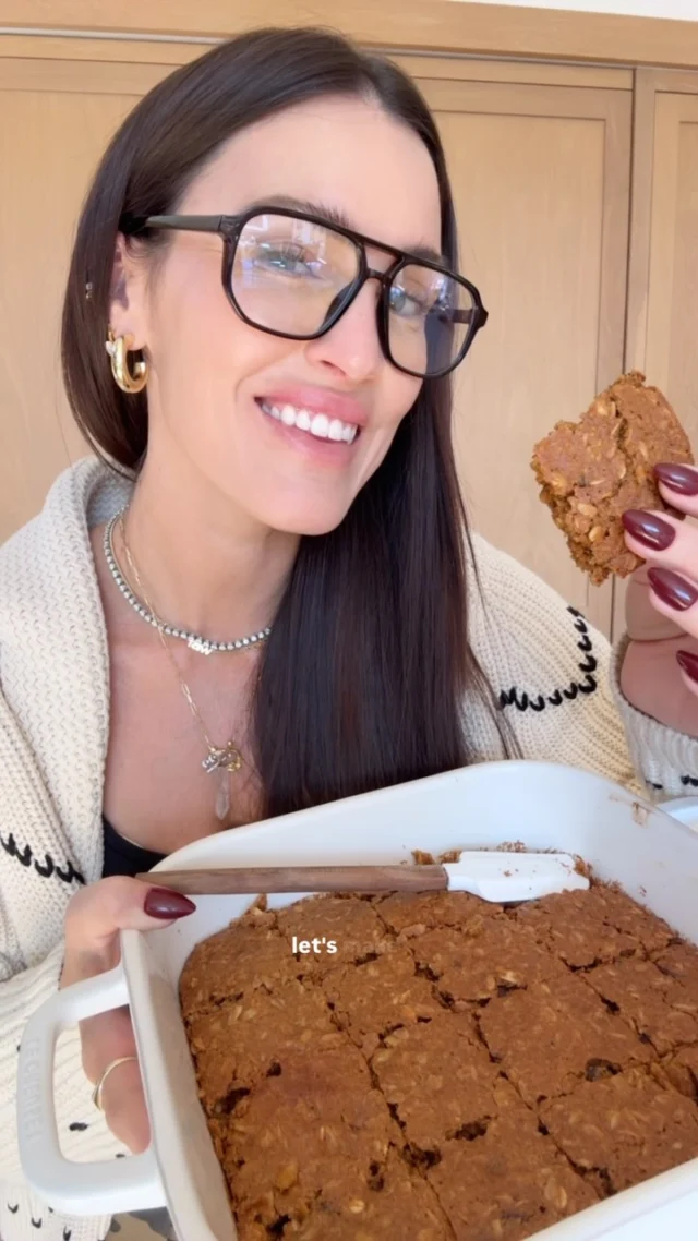 RECIPE \ gf pumpkin oatmeal bars🤎🎃 Here we go with another fall recipe of the season! I wanted something soft, chewy and packed with that cozy pumpkin spice flavor — something I could make for breakfast or an after-school snack without a bunch of refined sugar. These bars turned out SO good🤤

They’re made with real pumpkin puree, gluten-free oats, raw honey and coconut oil. Combined they make a nourishing little treat the whole family will actually eat. My kiddos have already been asking for them again.

Comment RECIPE and I’ll send you the details👩🏻‍🍳

#pumpkinrecipes #pumpkinspiceseason #pumpkinseason